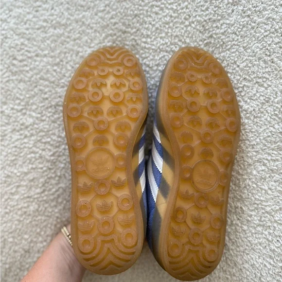 Women’s blue adidas sneakers - Picture 4 of 4